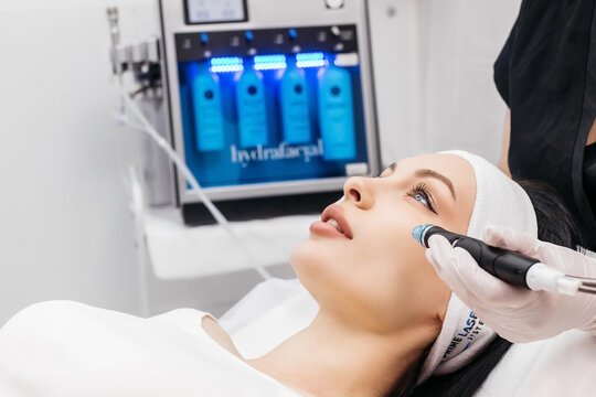 Hydra Facial